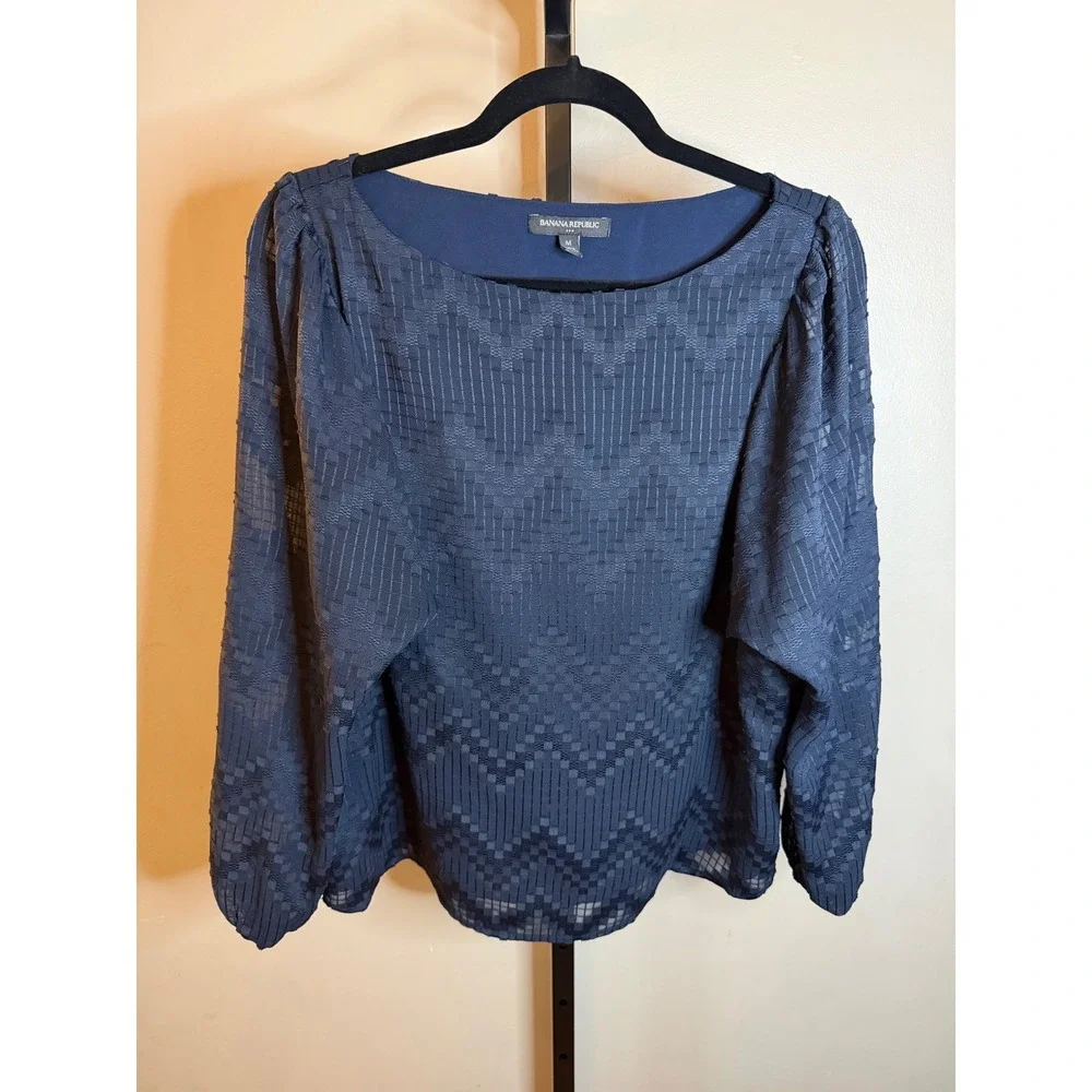 Banana Republic Navy Blue Textured Chevron Boat Neck Puff Sleeve Blouse Size M